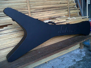 Hardcase Gitar Flying V Model