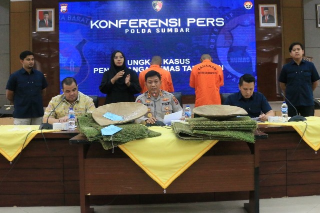  Penambang Emas Ilegal Ditangkap, Dua Alat Berat Disita