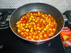 http://vegindiancooking121212.blogspot.in/2014/09/chole-masala-chickpeas-indian-curry.html