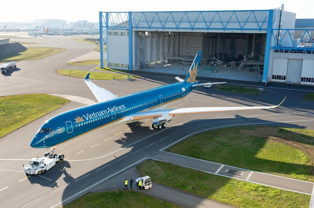 A350-900 of Vietnam Airlines Rolled Out