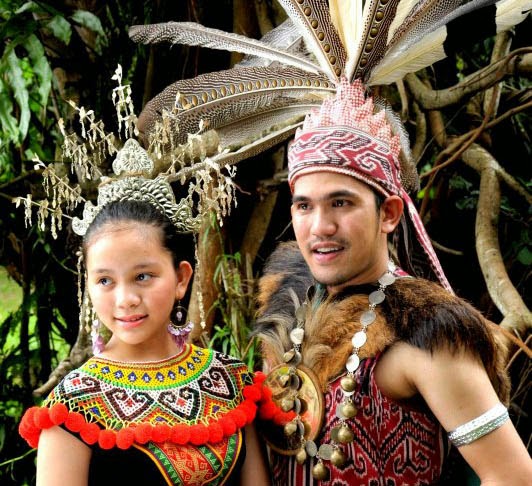 Ciri khas suku Dayak  Iban Suku Pedalaman di Indonesia