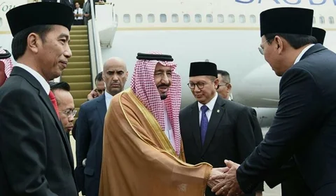 Dampingi Presiden Jokowi, Ahok Sambut Hangat Salam Raja Salman