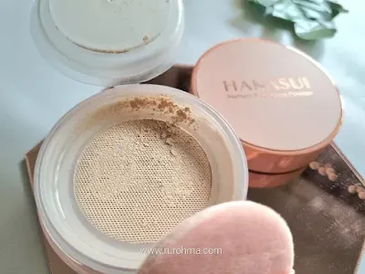 Bedak tabur ringan dari Hanasui