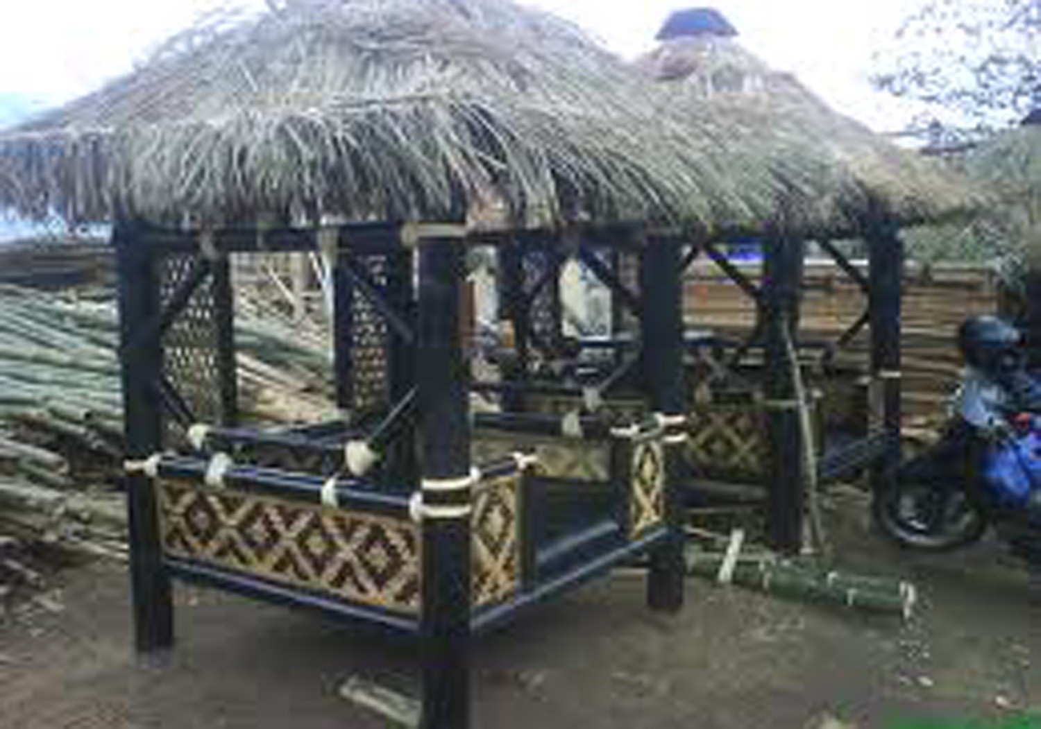 Desain Rumah Gazebo (Saung) Minimalis Dari Bambu dan Kayu ...