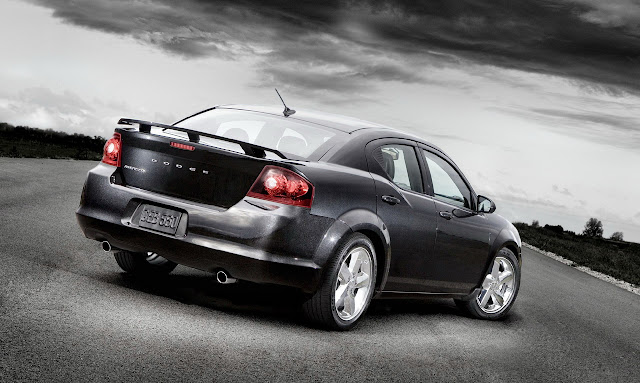 2011_Dodge_Avenger_Rear_View