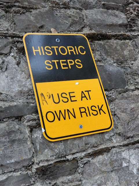 historic steps sign