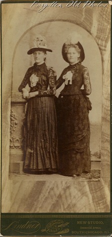 Extra Two ladies with hats