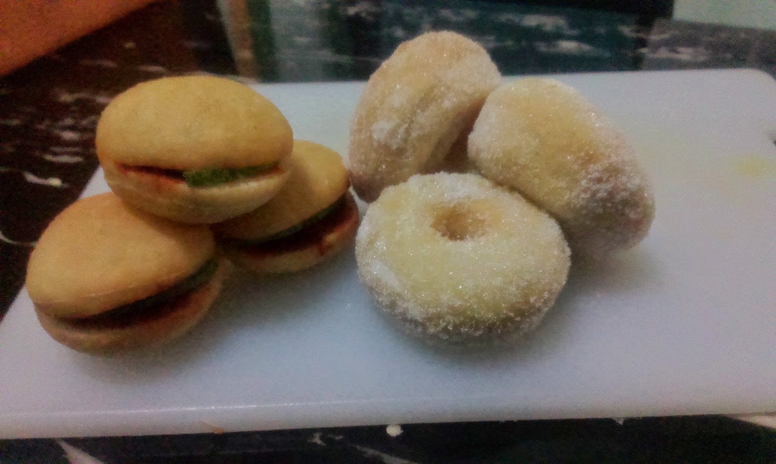 CikMien Butat's: Resepi 2 in 1 : Donut & Burger Malaysia
