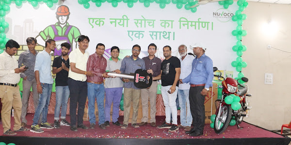 ठेकेदार और राजमिस्त्री के लिए आयोजित सम्मेलन में राजू बिलवाल को खुली बाइक