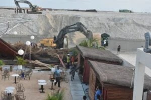 Lagos-Calabar Coastal Highway: FG begins demolition of Landmark Beach