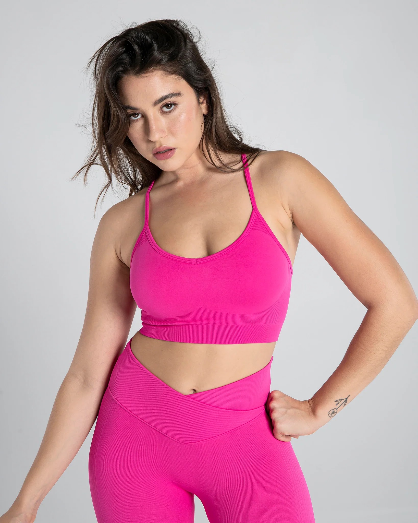Are you in search for the perfect activewear set ? COSMOLLE has