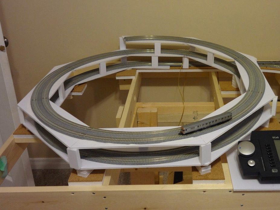 HO Scale Shelf Layout Track Plans also N Scale Model Train Layouts 