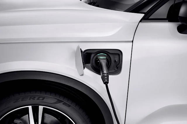 Volvo XC40 Híbrido Plug-in chega ao Brasil - R$ 229.950