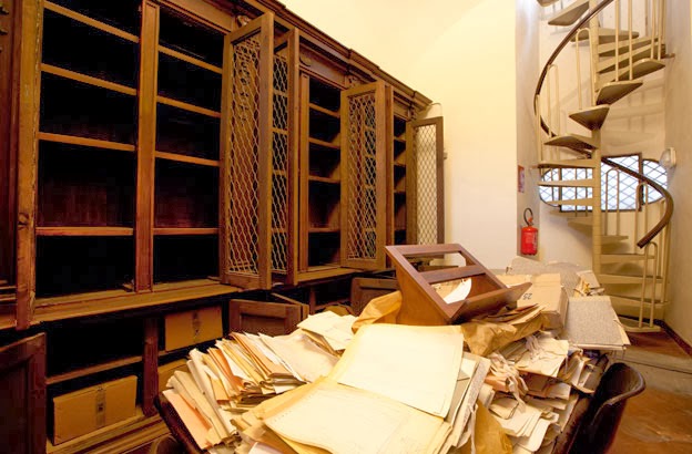 16th century Girolamini library in Naples looted