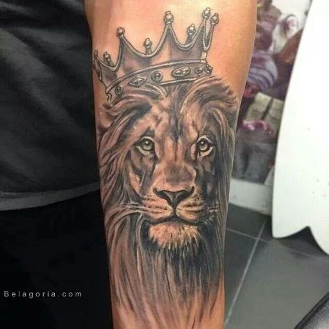 imagen de un tatuaje de león para mujer