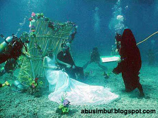 Love under water, Underwater Wedding, Marriage under the water