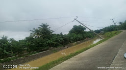 Warga Khawatir, Terkait Kondisi Tiang Listrik Roboh dan Tanggul Longsor di Desa Purwadadi