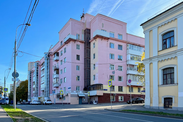 улица Короленко, Большая Остроумовская улица, жилой дом 1935 года постройки улица Короленко, Большая Остроумовская улица, жилой дом 1935 года постройки