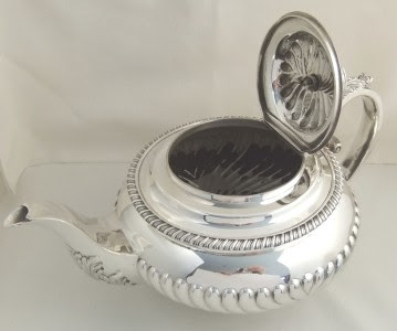   ANTIQUE HALLMARKED STERLING SILVER TEAPOT -1823 - CHARLES PRICE - 753g