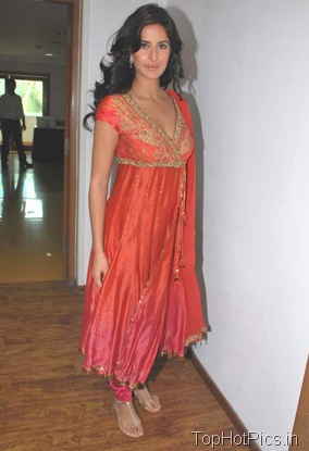 Katrina Hot Pics in Indian Style Dress 1