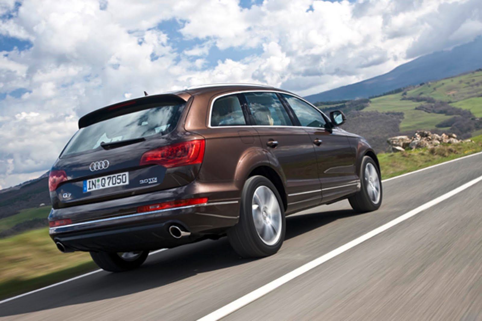 cars photos & wallpapers: 2009 audi q7 photos and wallpapers