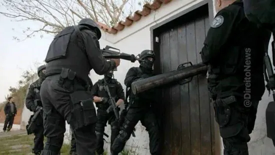 invasao barraco abandonado policiais mandado valida