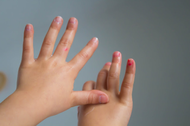 Ma princesse a testé les jolis vernis enfants de chez Manucurist 