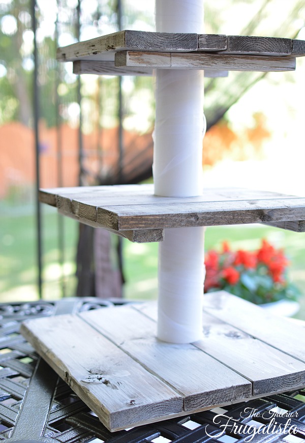  DIY  Rustic  Wedding  Cake  and Cupcake  Stand  The Interior 