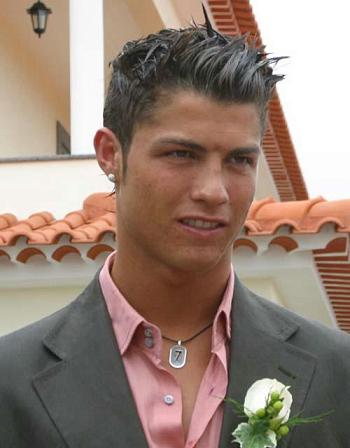 cristiano ronaldo hairstyle pics. cristiano ronaldo hairstyle 2009. cristiano ronaldo hairstyle