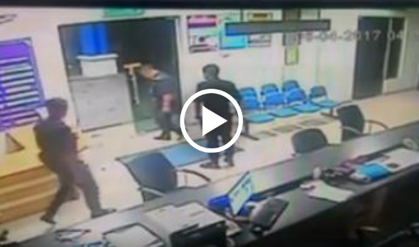 Video Cerita Sebenar Pintu  Balai Polis Terbuka  Sendiri  Di 