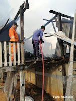Di Lapeo Sebatik Satu Rumah Sarang Walet Terbakar