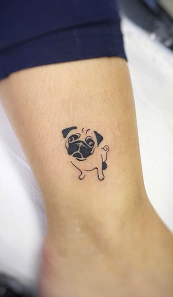 tatuagens femininas de cachorros