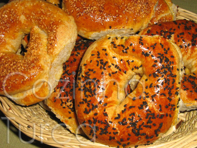 Roscas de Sésamo e Mahleb (Açma)