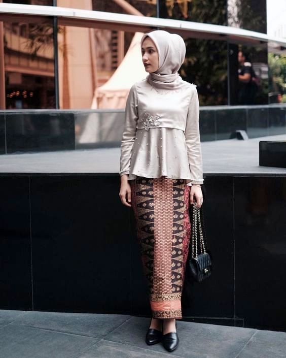 15 Model Baju Muslim Wanita Terbaru dan Terlengkap 2019