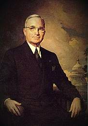 Harry S. Truman (Lamar, Estados Unidos, 8 de mayo de 1884 – Kansas City, Estados Unidos, 26 de diciembre de 1972)