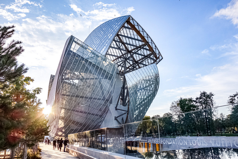 Paris : Fondation Louis Vuitton, oeuvre de l'architecte Frank Gehry,  caravelle de verre et d'acier au coeur du bois de Boulogne - XVIème - Paris  la douce, magazine parisien, culture, sorties, art