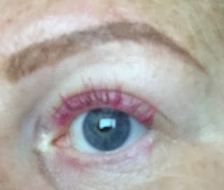 Sephora Volume Pink Mascara freshly applied on my eye