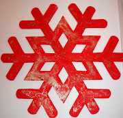 Quest'anno ci siamo divertiti a dipingere di rosso un fiocco di neve di .
