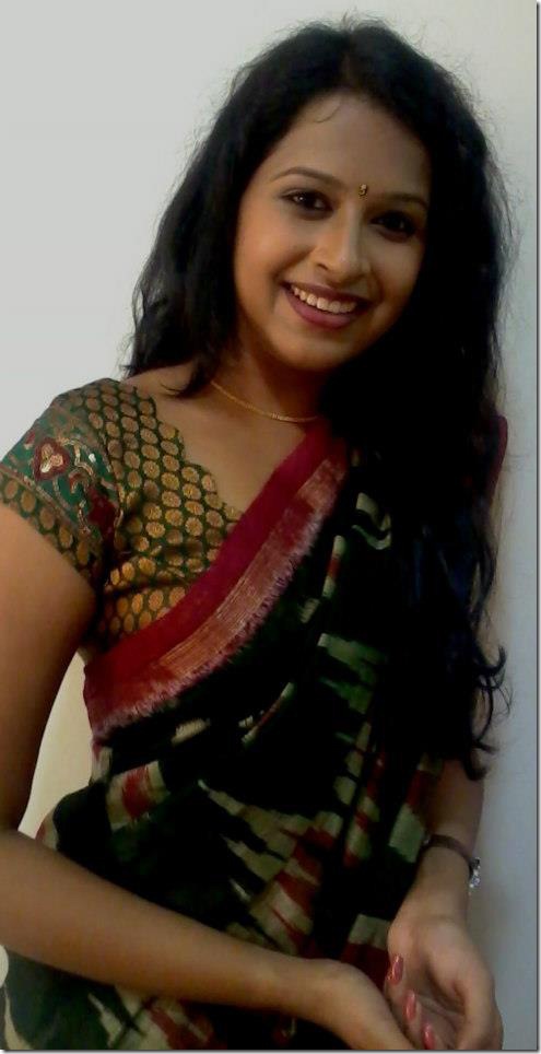 sadhika_in_saree_new_cute_pic