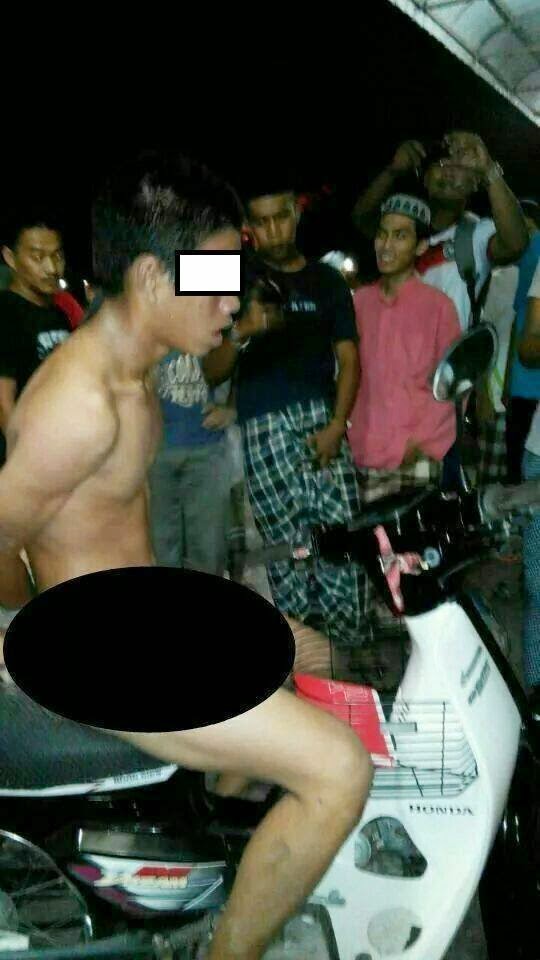 Remaja Dibogelkan Di Khalayak Ramai Akibat Curi Motosikal, Pencuri Motosikal Dibogelkan Di Khalayak Ramai