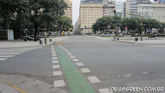 As ciclofaixas de Buenos Aires são inúteis