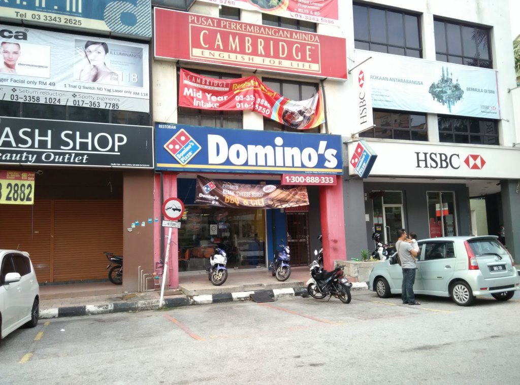 ! A Growing Teenager Diary Malaysia !: Dominos 50% Off 