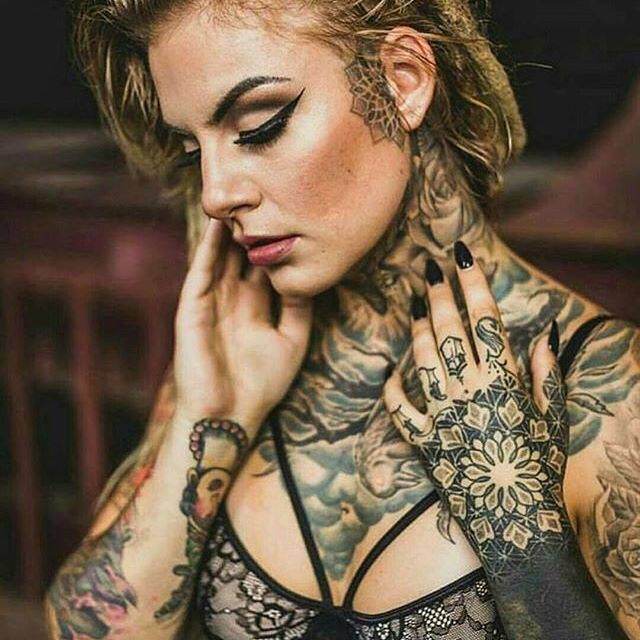 Foto Gambar Tatto Terbaru Ditubuh Wanita Paling Oke Dan Keren Banget