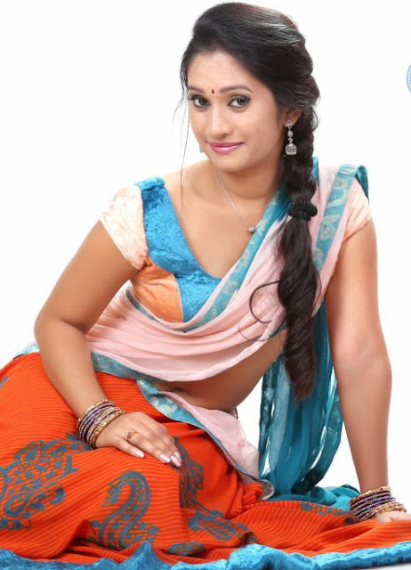 actress navel show 