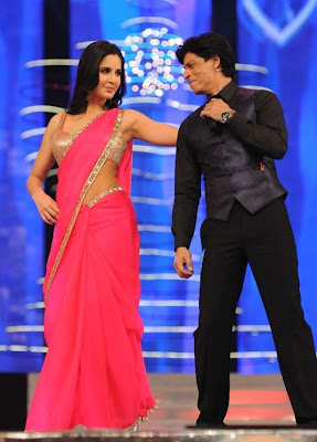 SRK AND katrina kaif at 18 th colors Screen Awards 2012