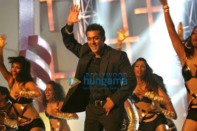 Big B, Shahrukh, Salman and Akshay perform for Cintaa Superstars Ka Jalwa pics
