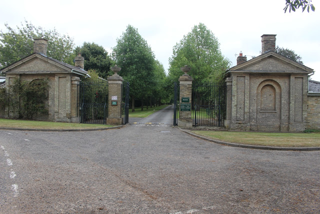 Entrance to Chippenham Park at the top of the High Street