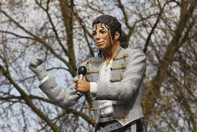 Michael Jackson statue, famous Michael Jackson