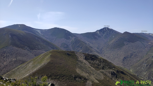 Vista hacia el Michu desde el Vaxinas