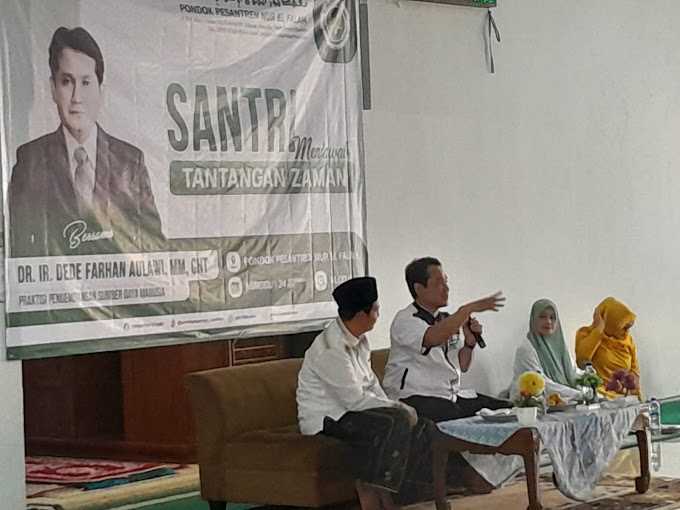 Dede Farhan Aulawi Jelaskan Peran Santri Dalam Menjawab Tantangan Zaman